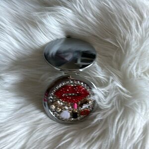 BRAND NEW COMPACT MIRROR